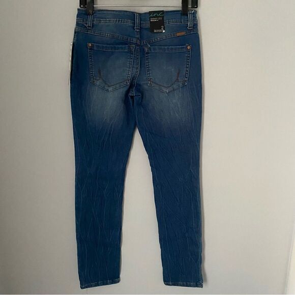 INC Women’s Skinny Leg Regular Fit Medium Wash Jeans size 2 - Picture 2 of 3